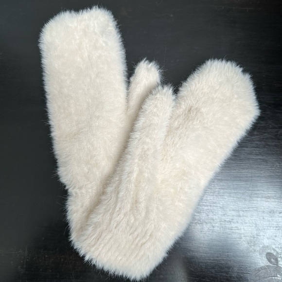 White Mittens Fuzzy and Lined - Picture 3 of 5